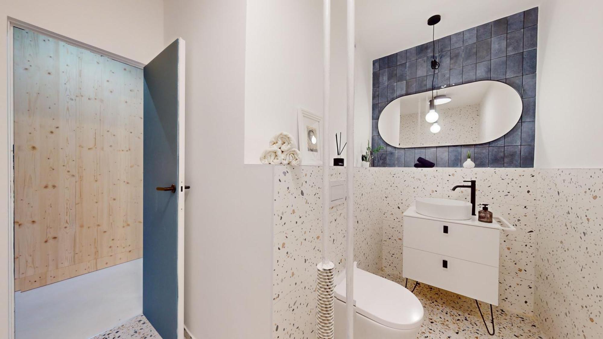 Modern 2 Bedroom Apt - Free Parking Pozsony Kültér fotó